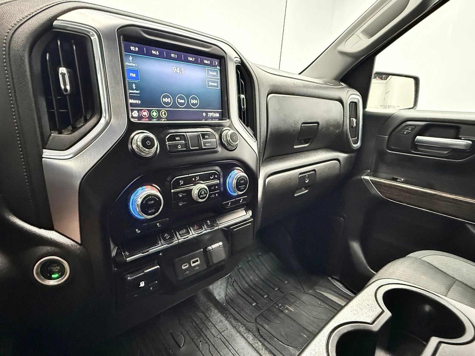 Used 2022 GMC Sierra 1500 SLE w/ X31 Off-Road Package AWD/4WD image 15