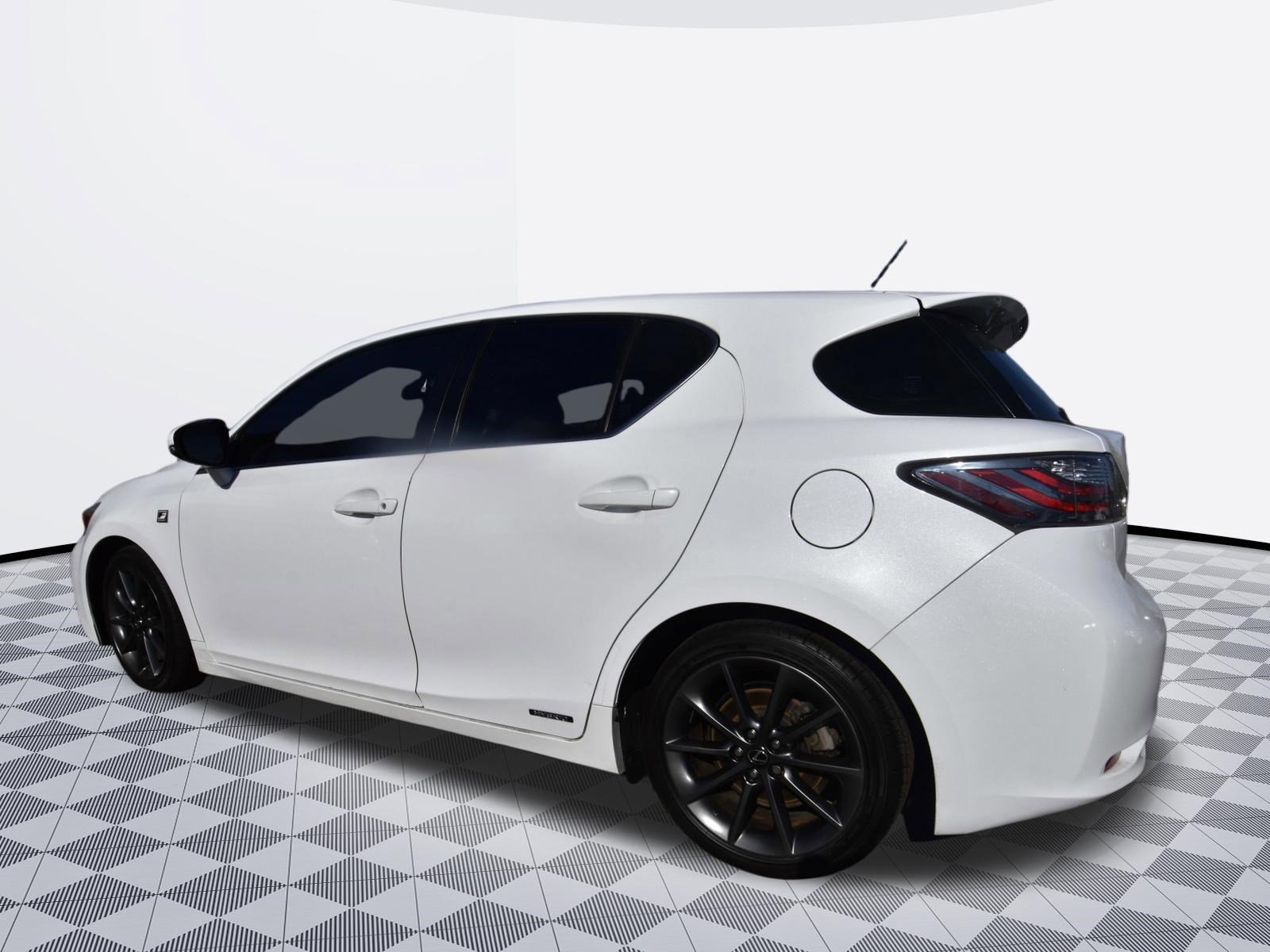 Used 2013 Lexus CT 200h w/ F Sport Pkg w/Nuluxe Trim FWD image 6
