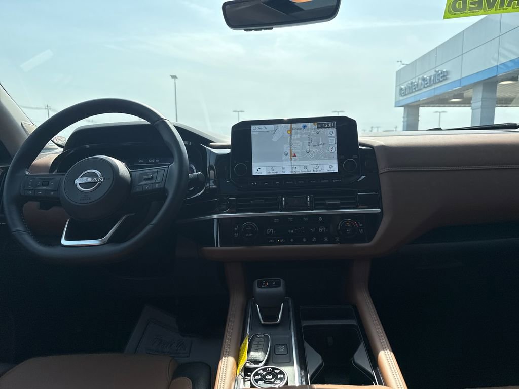 Used 2025 Nissan Pathfinder Platinum w/ Cargo Package image 15