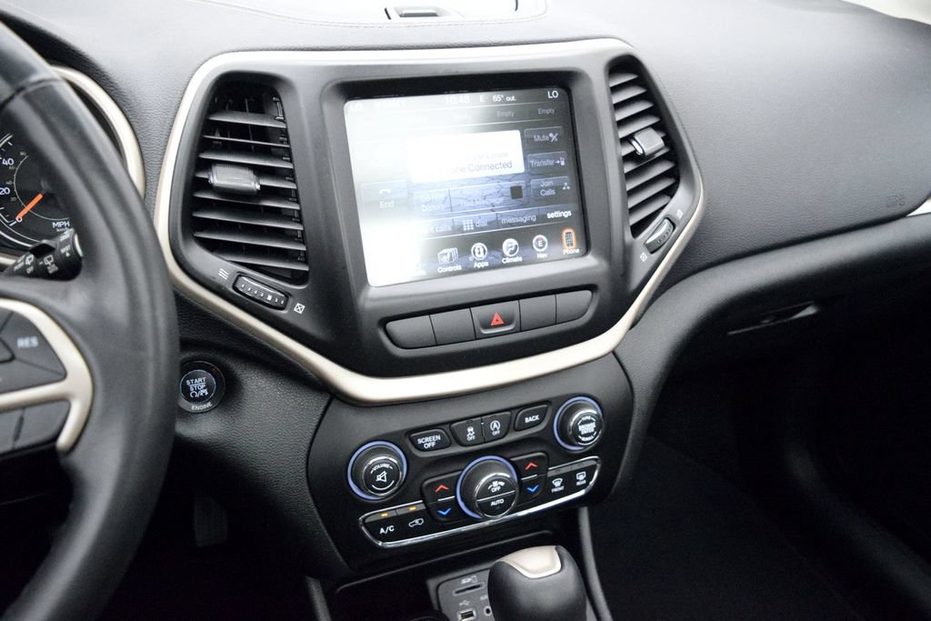 Used 2015 Jeep Cherokee Limited w/ Trailer Tow Group AWD/4WD image 22