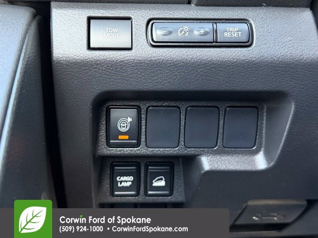 Used 2022 Nissan Frontier SV w/ Technology Package AWD/4WD image 26