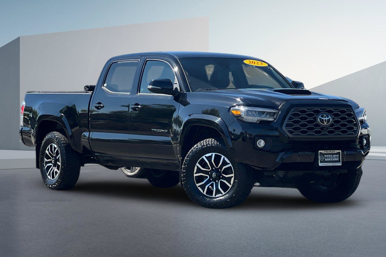 Used 2023 Toyota Tacoma TRD Sport w/ TRD Premium Sport Package AWD/4WD image 2
