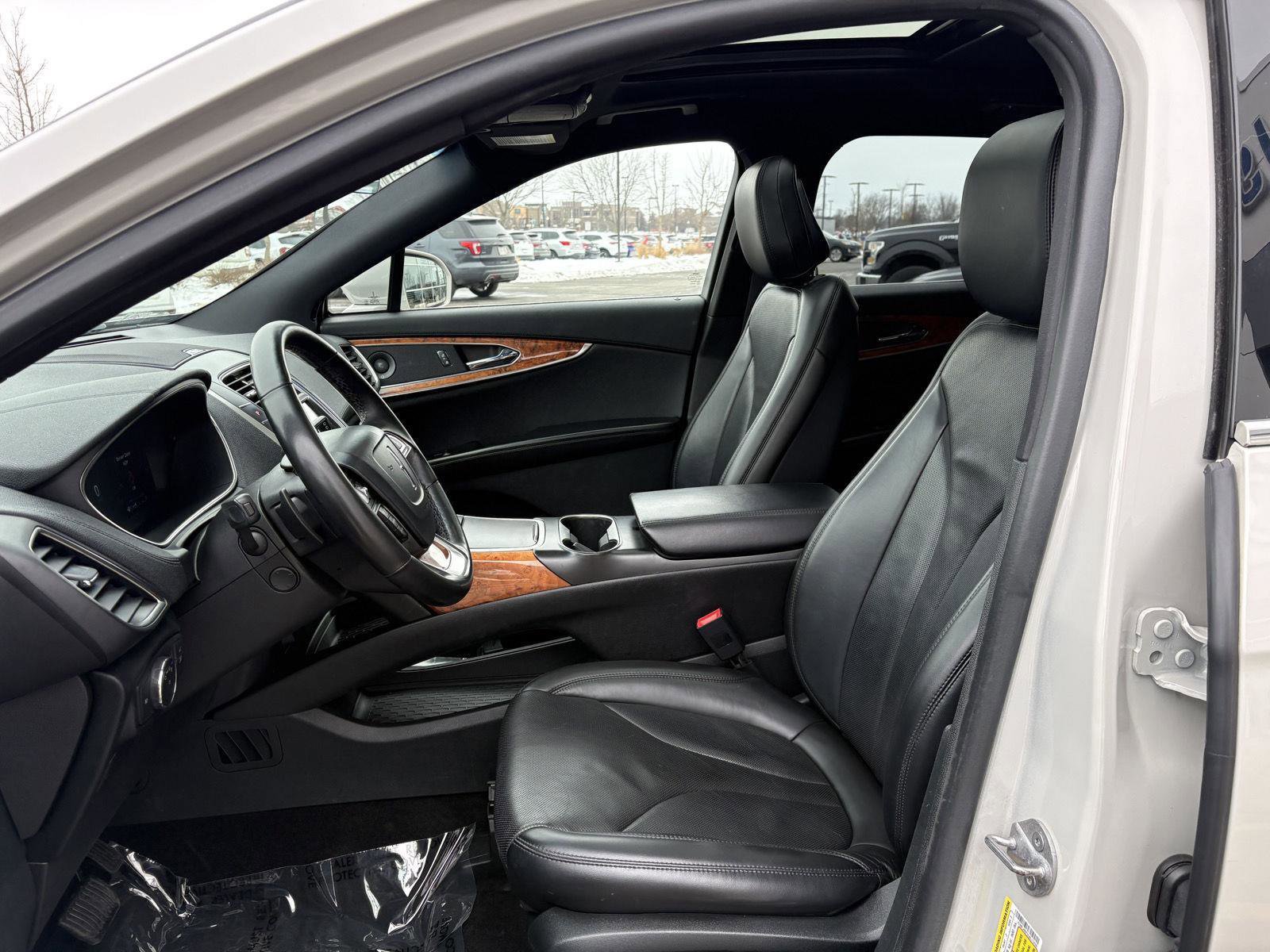 Used 2020 Lincoln Nautilus Reserve image 16