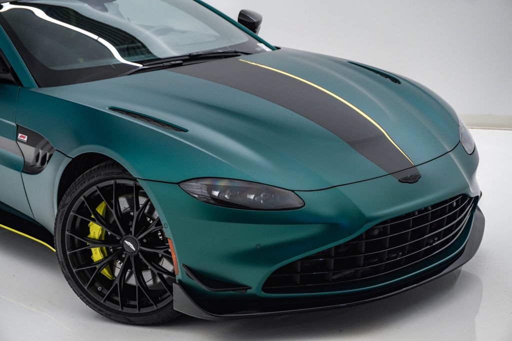 Used 2023 Aston Martin V8 Vantage Coupe RWD image 4