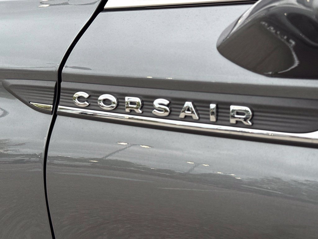 Used 2024 Lincoln Corsair AWD w/ Equipment Group 101A image 2
