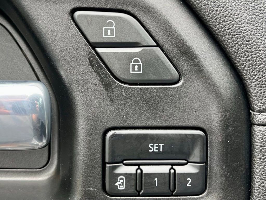 Used 2021 GMC Sierra 1500 SLT w/ SLT Premium Package image 29