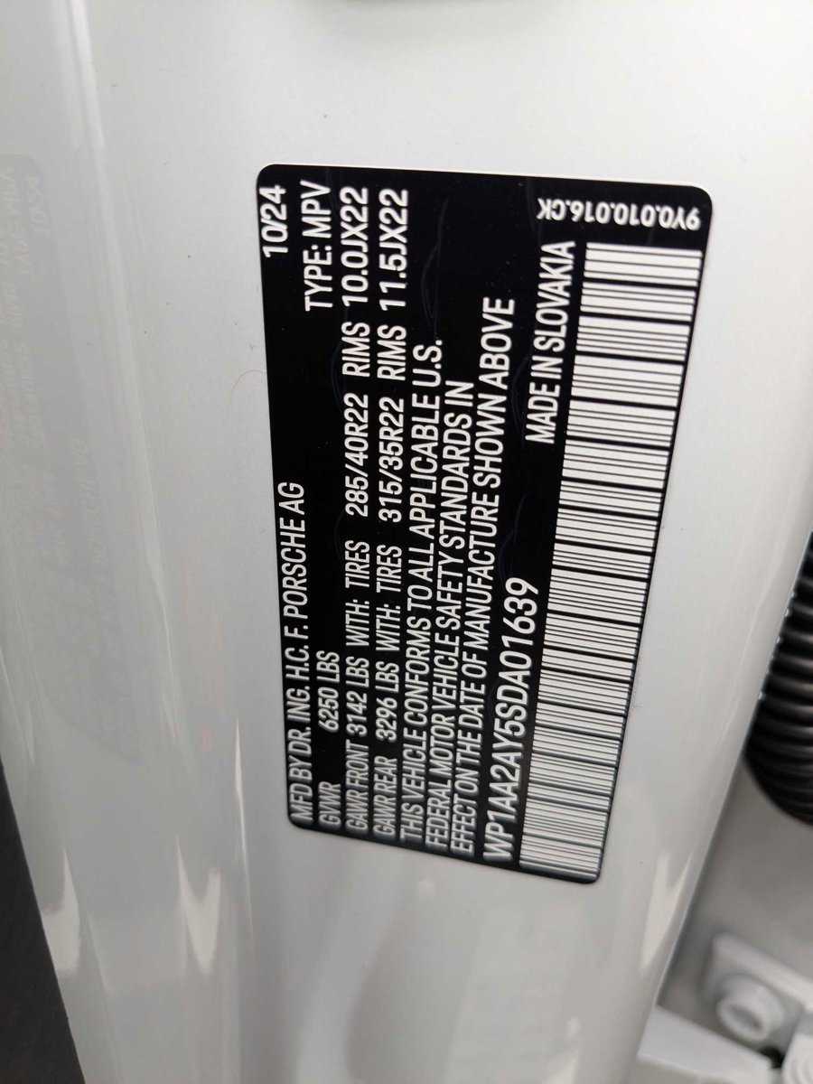 New 2025 Porsche Cayenne image 28