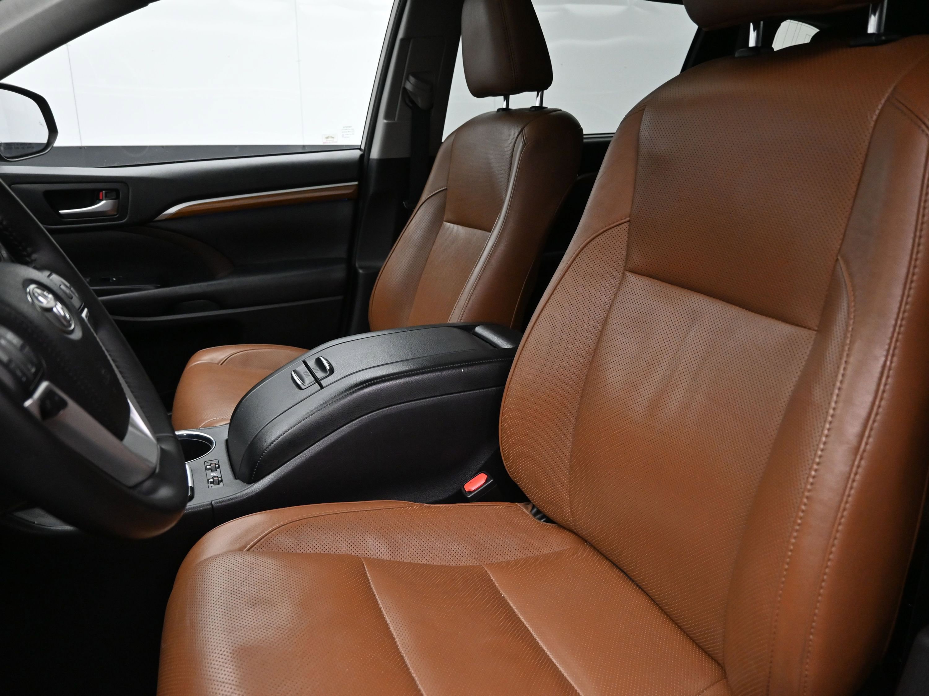 Used 2018 Toyota Highlander Limited w/ Protection Package #3 image 11