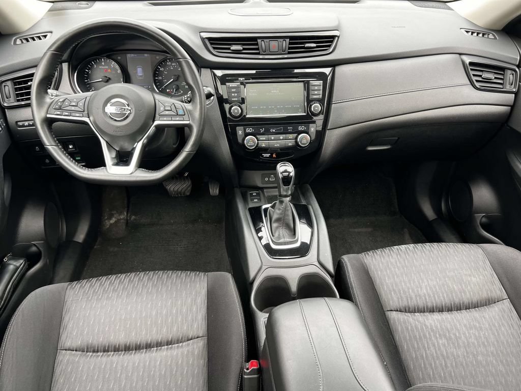 Used 2019 Nissan Rogue SV w/ Sun & Sound Touring Package AWD/4WD image 12