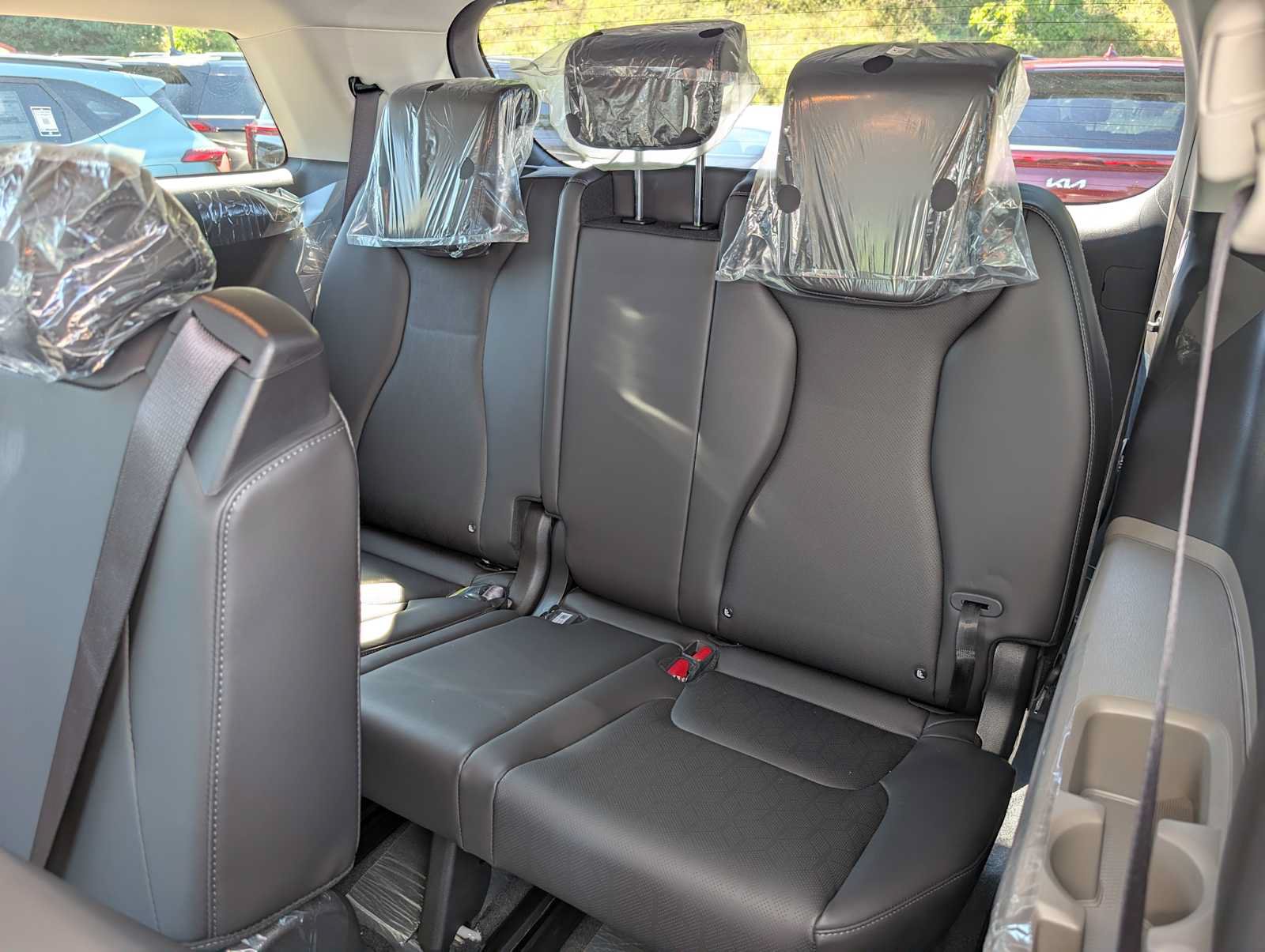 New 2027 Kia Carnival FWD image 17