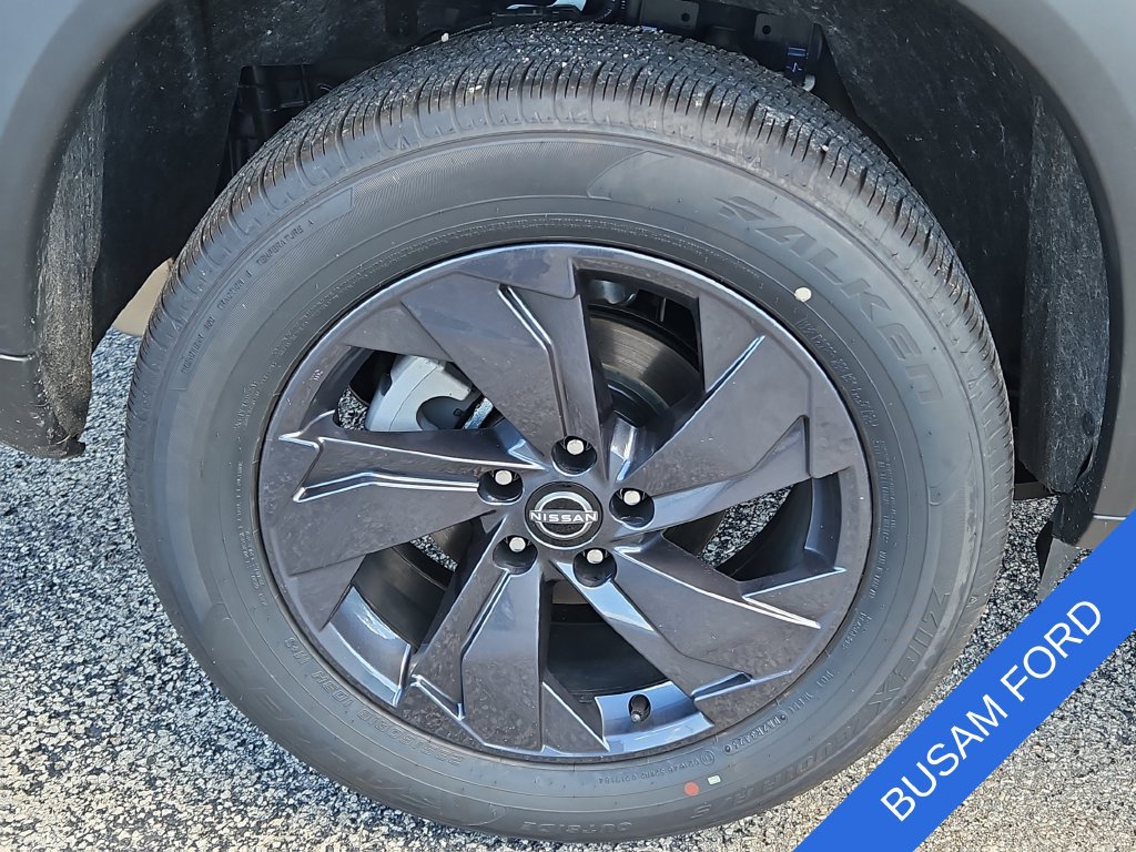 Used 2026 Nissan Rogue SV FWD image 5