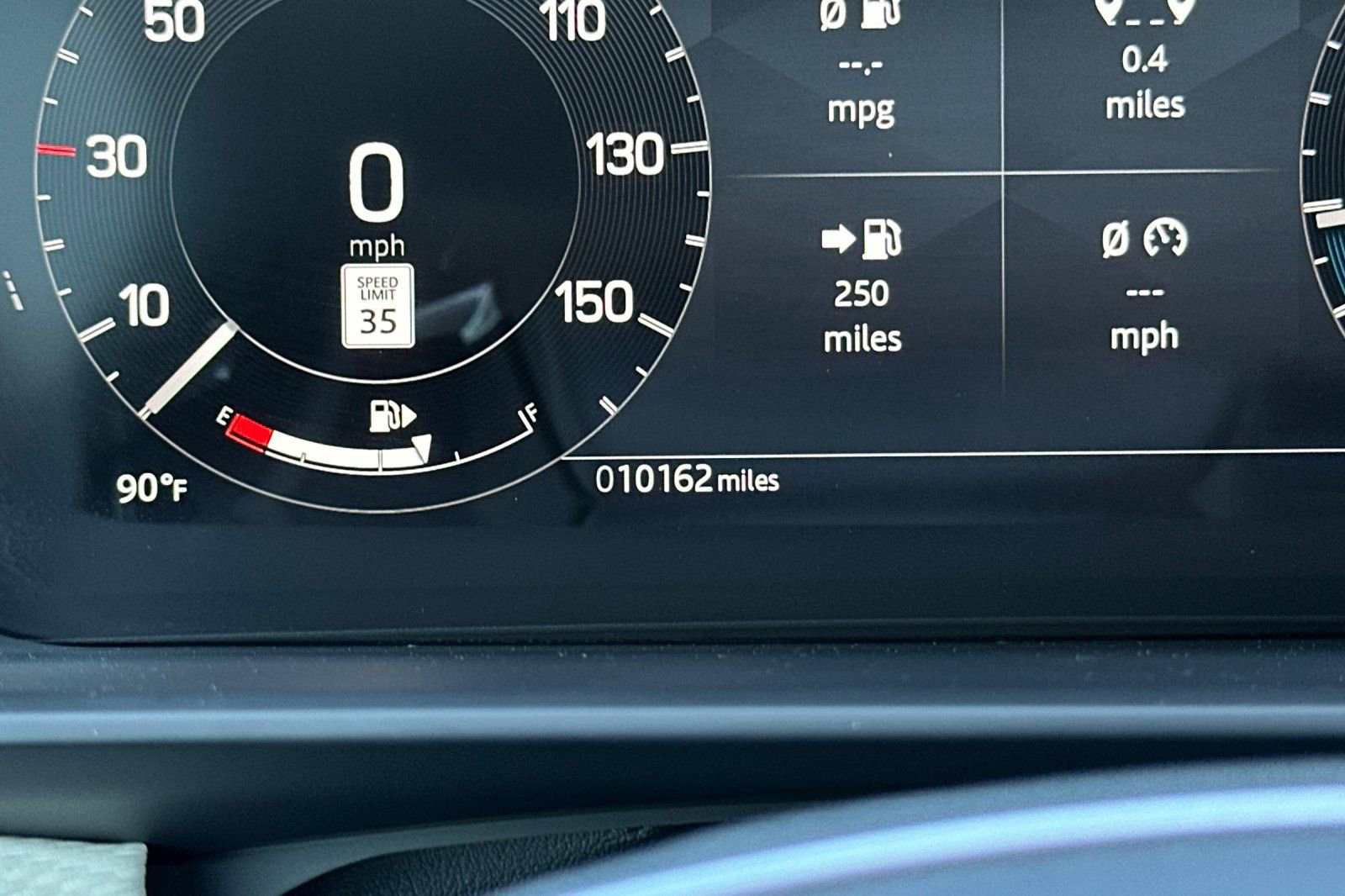 Used 2025 Land Rover Discovery Dynamic SE image 25