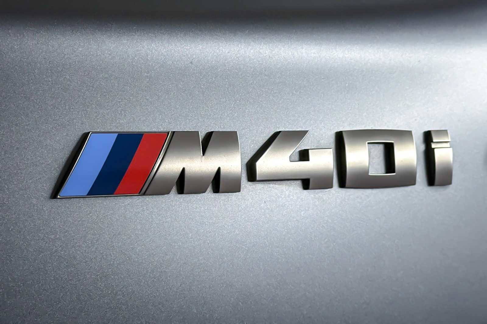 Used 2022 BMW Z4 M40i w/ Premium Package image 12