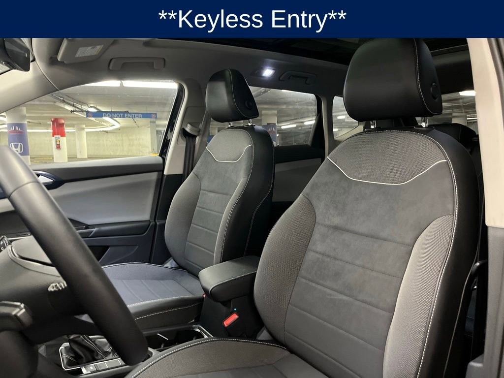 Used 2023 Volkswagen Taos SE w/ Panoramic Sunroof Package AWD/4WD image 20