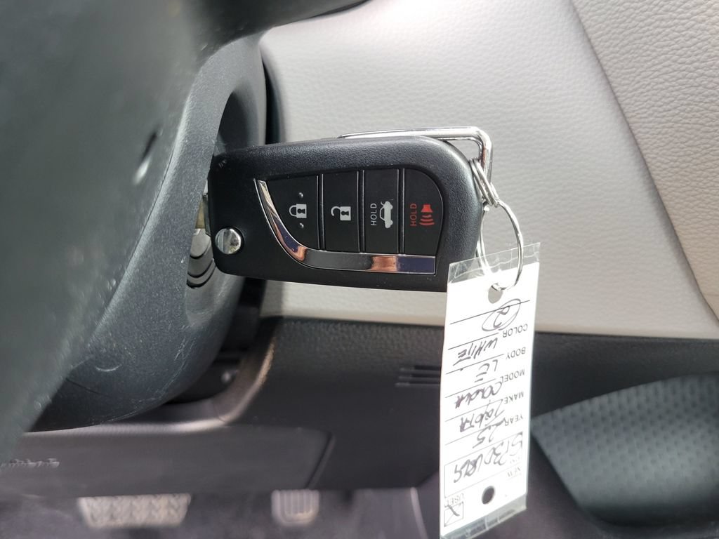 Used 2025 Toyota Corolla LE FWD image 28