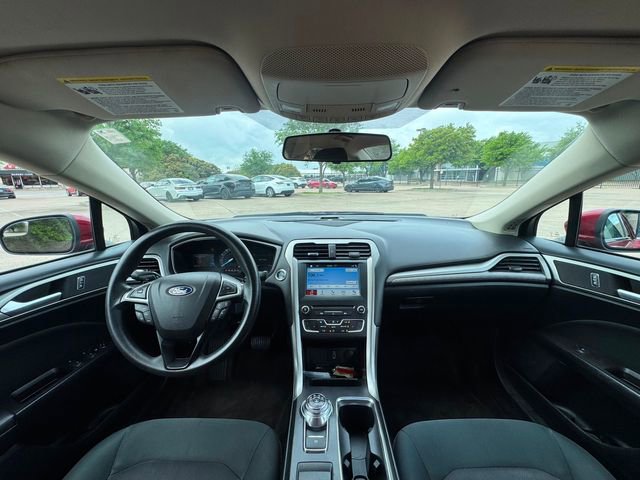 Used 2018 Ford Fusion SE w/ Fusion SE Technology Package image 9