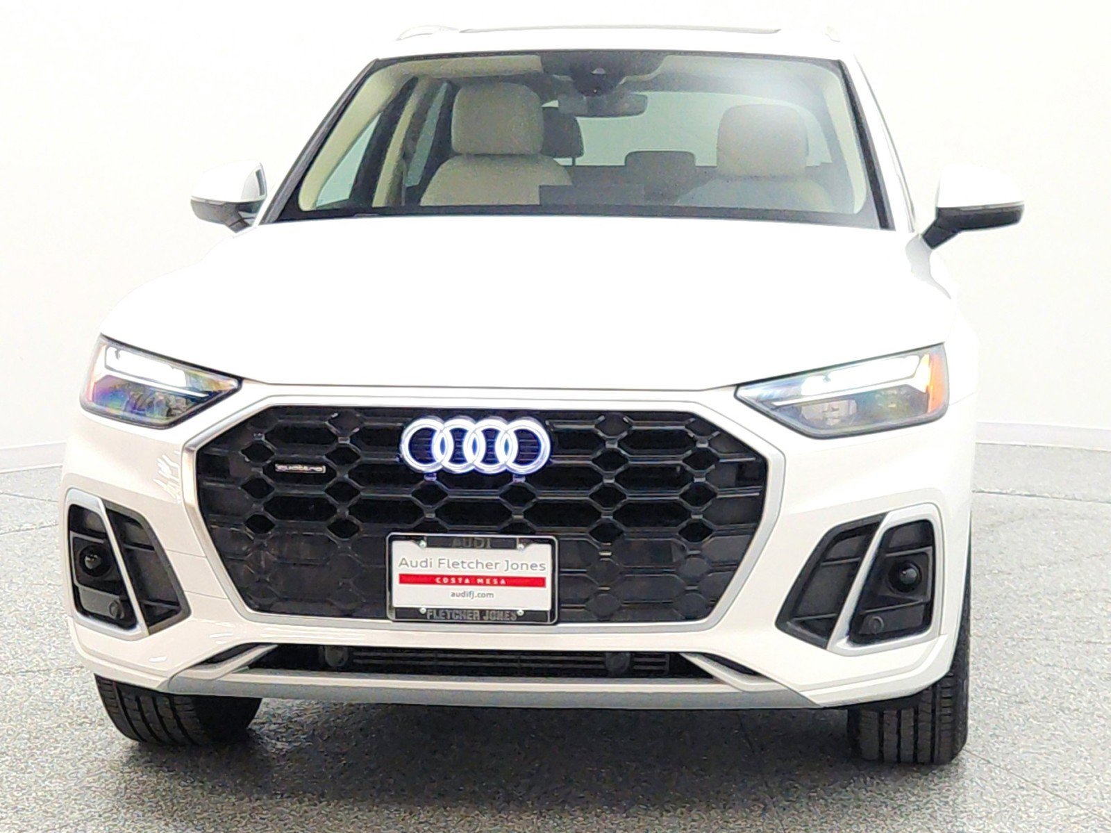 Used 2023 Audi Q5 2.0T Premium w/ Convenience Package AWD/4WD image 2