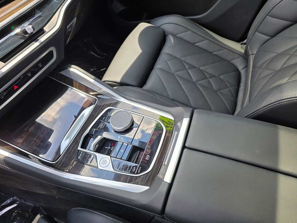 Used 2025 BMW X6 xDrive40i AWD/4WD image 23