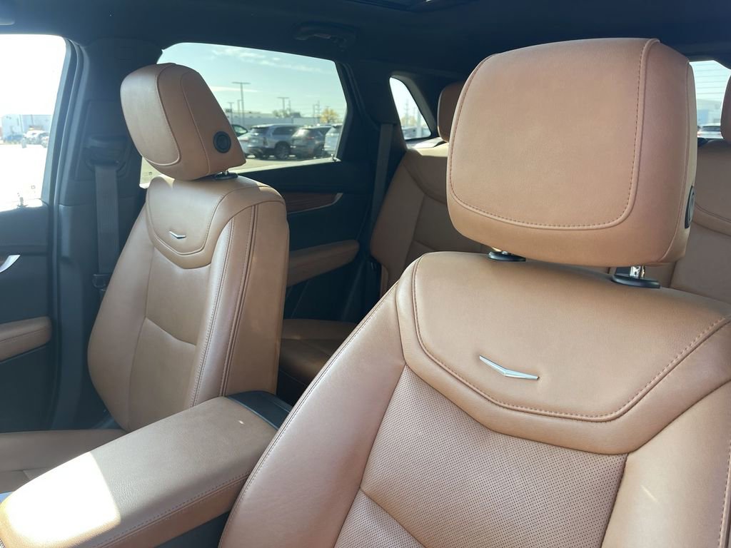 Certified 2022 Cadillac XT5 Premium Luxury image 17