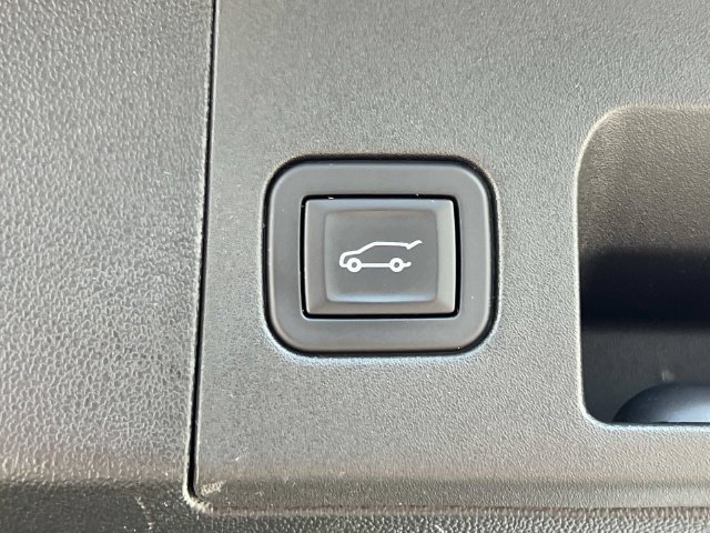 Certified 2024 Cadillac XT5 Luxury w/ LPO, Floor Liner Package AWD/4WD image 11