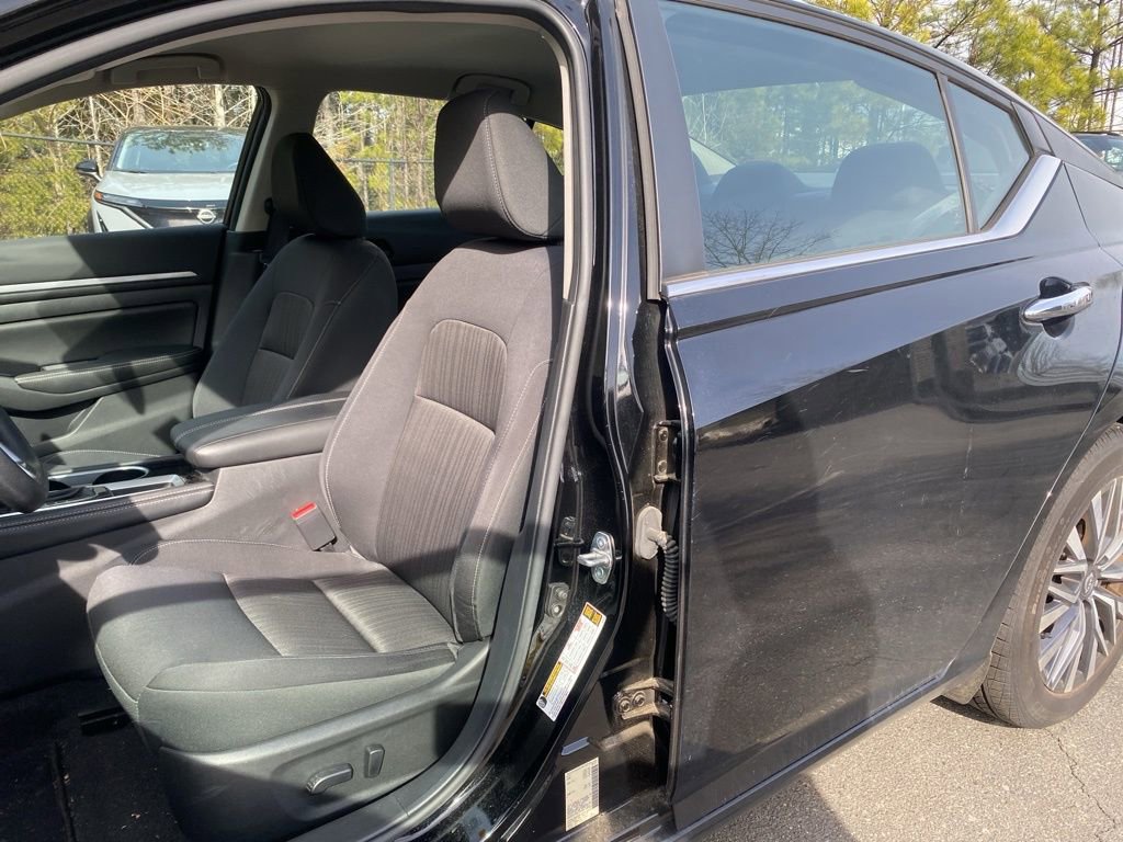 Used 2023 Nissan Altima 2.5 SV image 13