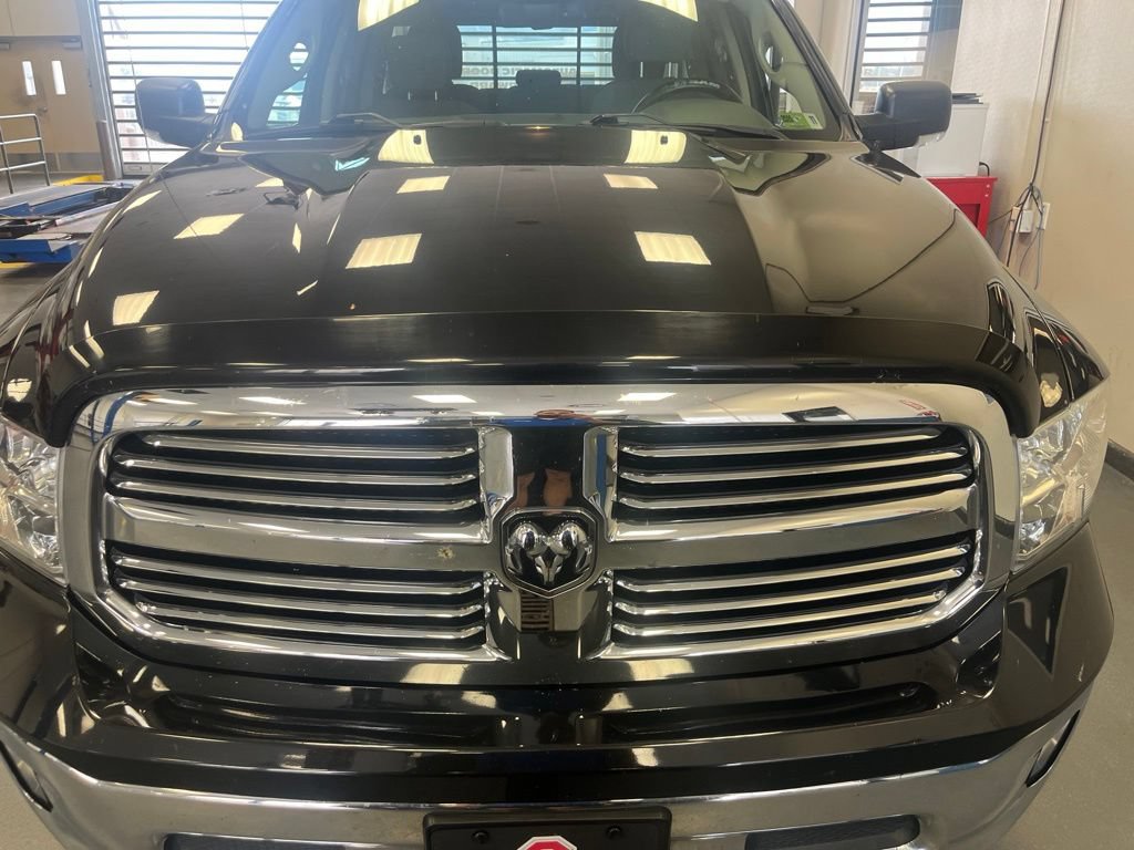 Used 2019 RAM 1500 Classic SLT w/ SLT Plus D←cor Group AWD/4WD image 8