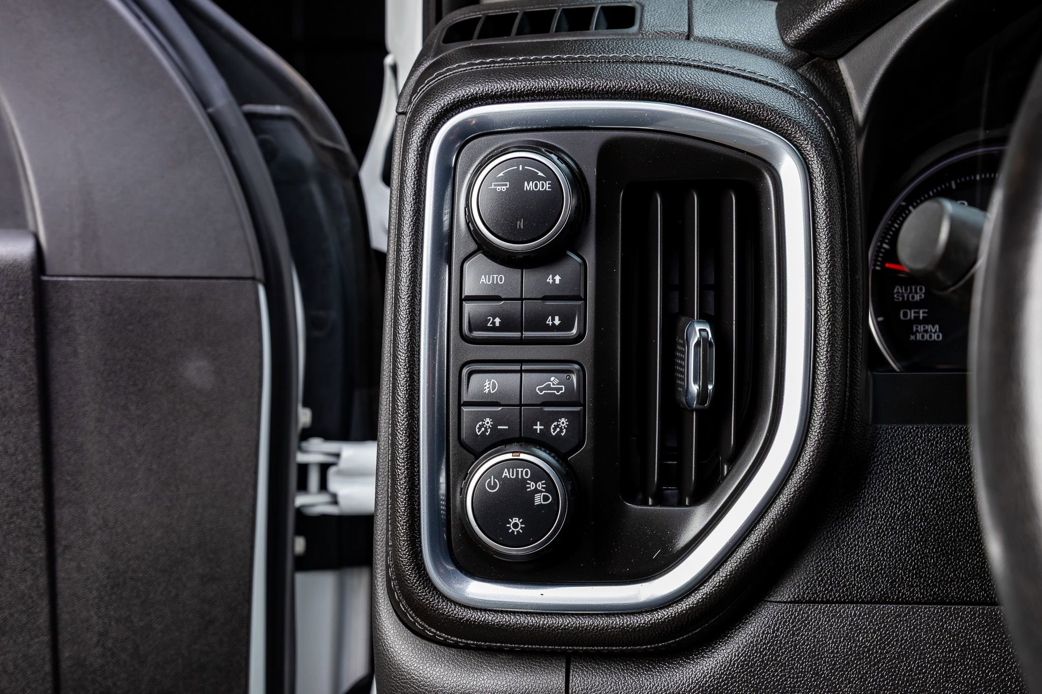 Used 2021 Chevrolet Silverado 1500 RST w/ Convenience Package II image 18