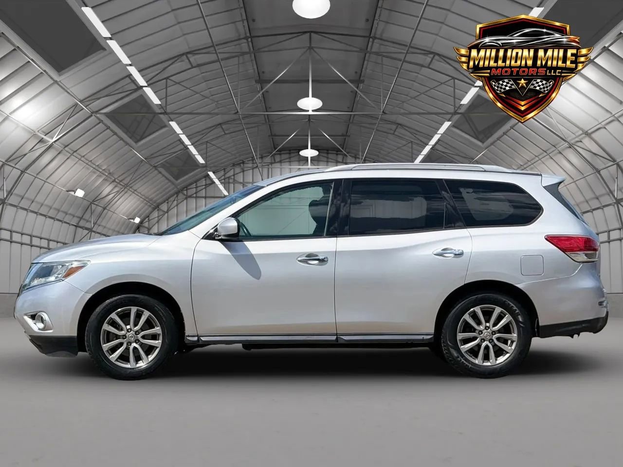 Used 2015 Nissan Pathfinder SV FWD image 8