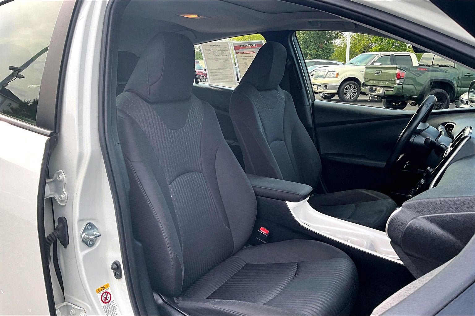 Used 2016 Toyota Prius Three w/ Advanced Technology Package FWD image 7