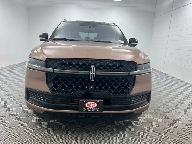 Certified 2025 Lincoln Navigator Black Label AWD/4WD image 3