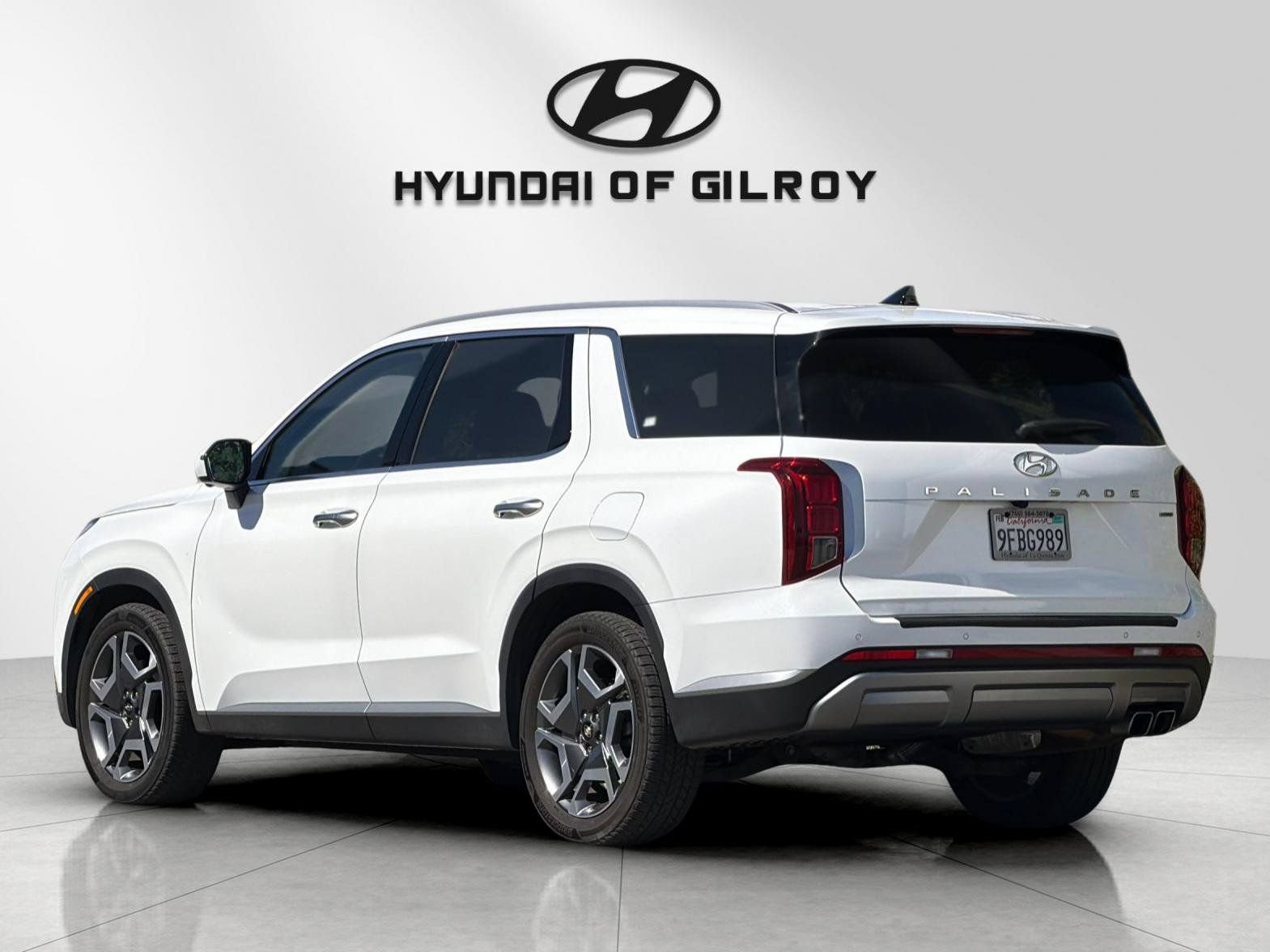 Used 2023 Hyundai Palisade SEL AWD/4WD image 3