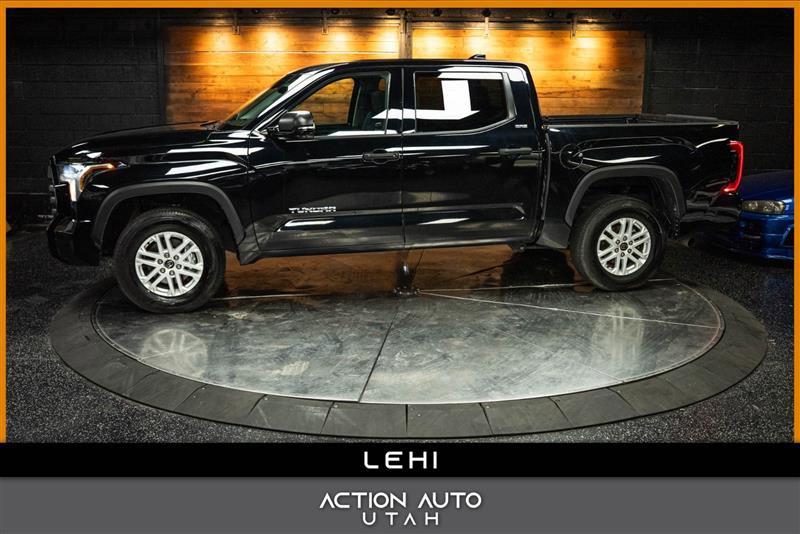 Used 2022 Toyota Tundra SR5 w/ SR5 Convenience Package image 1