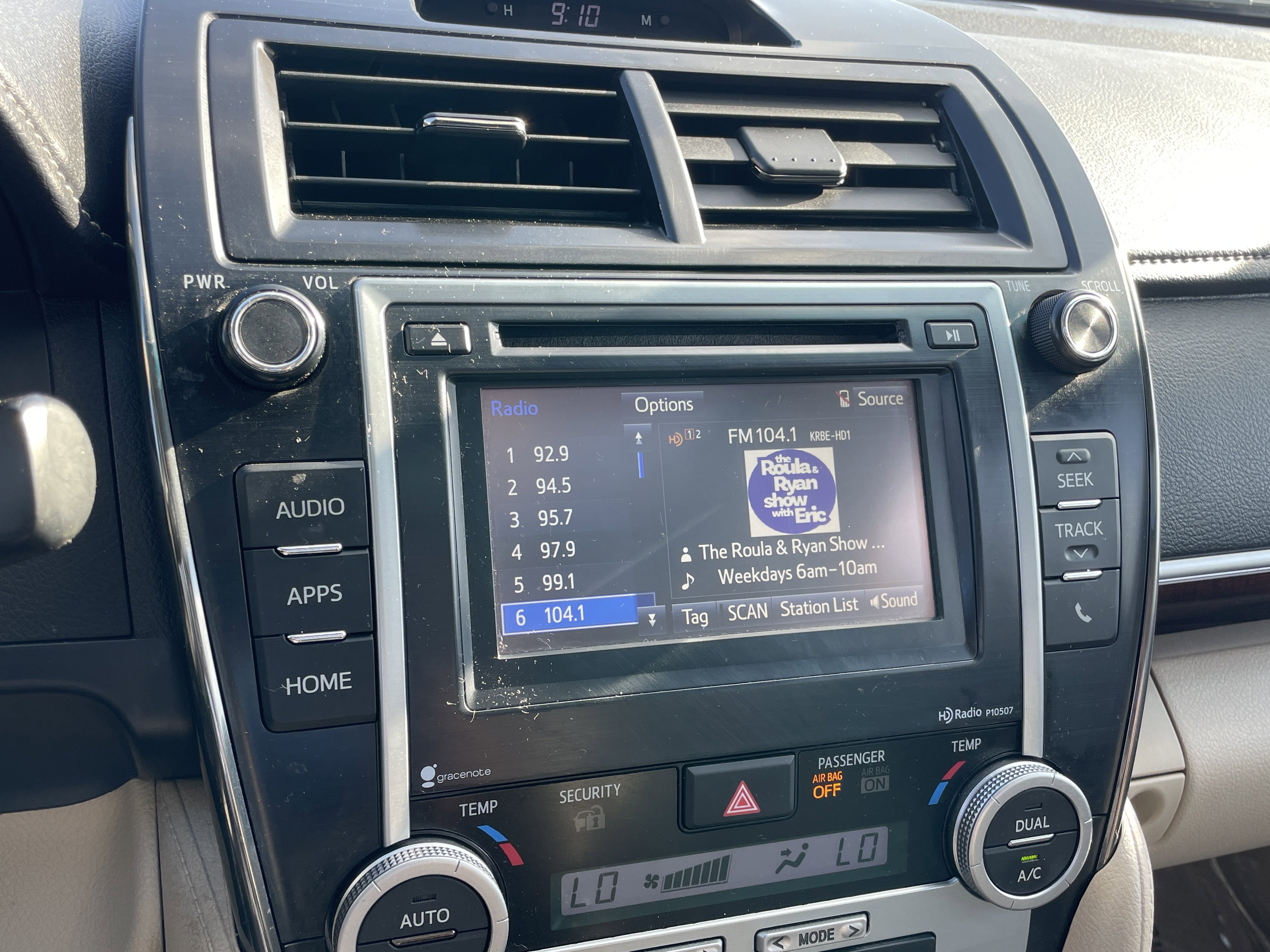 Used 2014 Toyota Camry XLE image 24