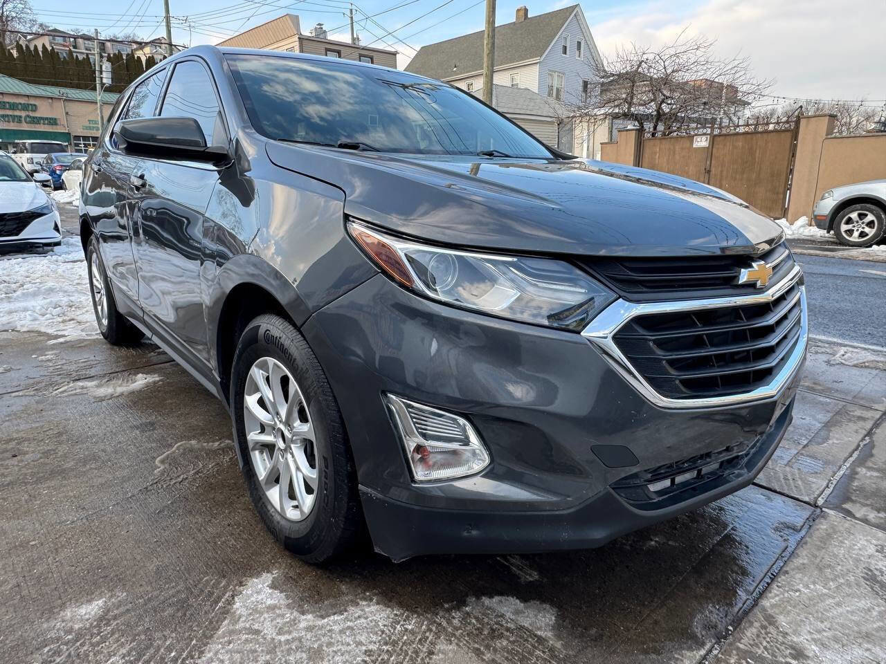 Used 2020 Chevrolet Equinox LT image 3