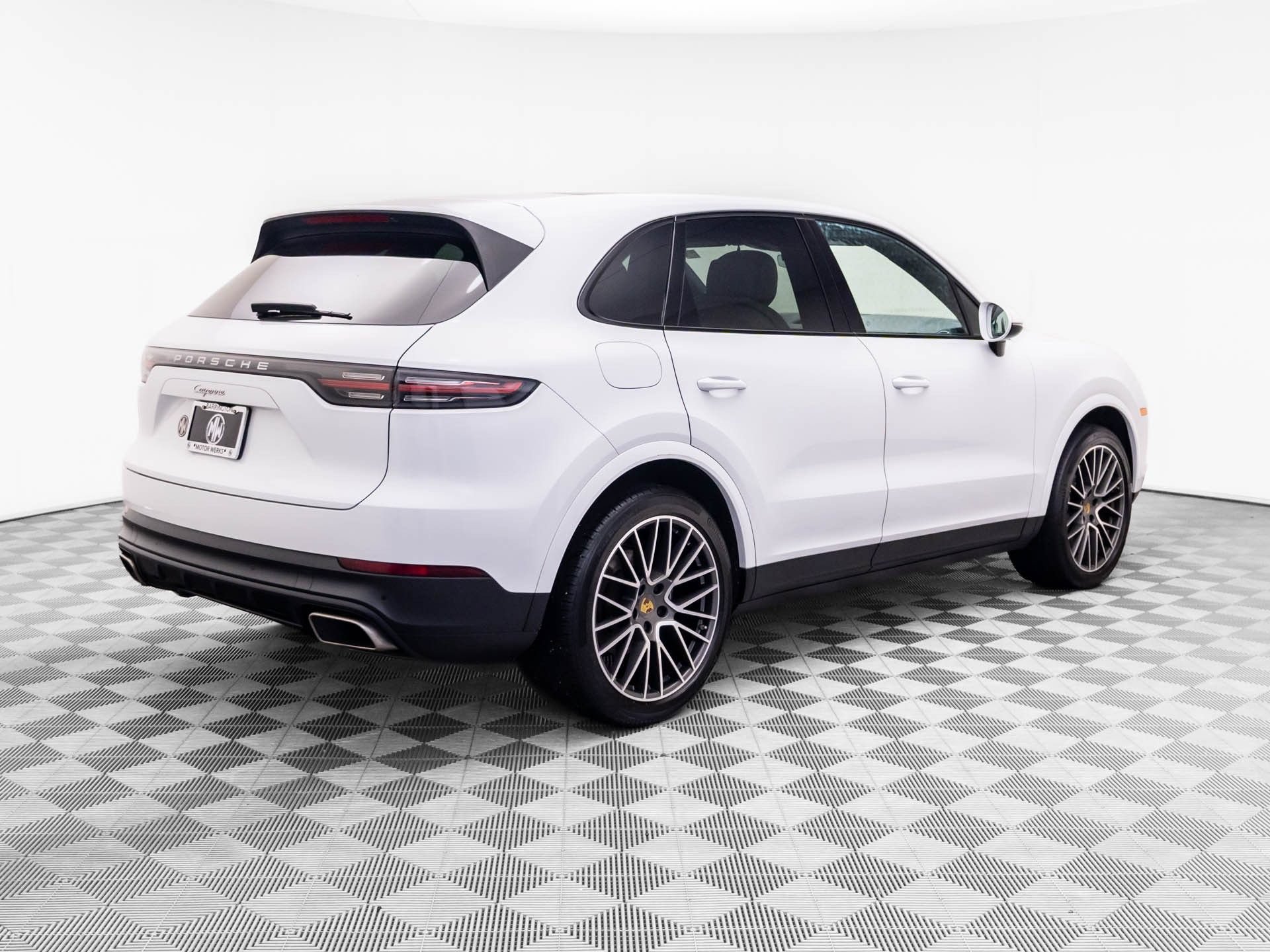 Certified 2022 Porsche Cayenne AWD/4WD image 8
