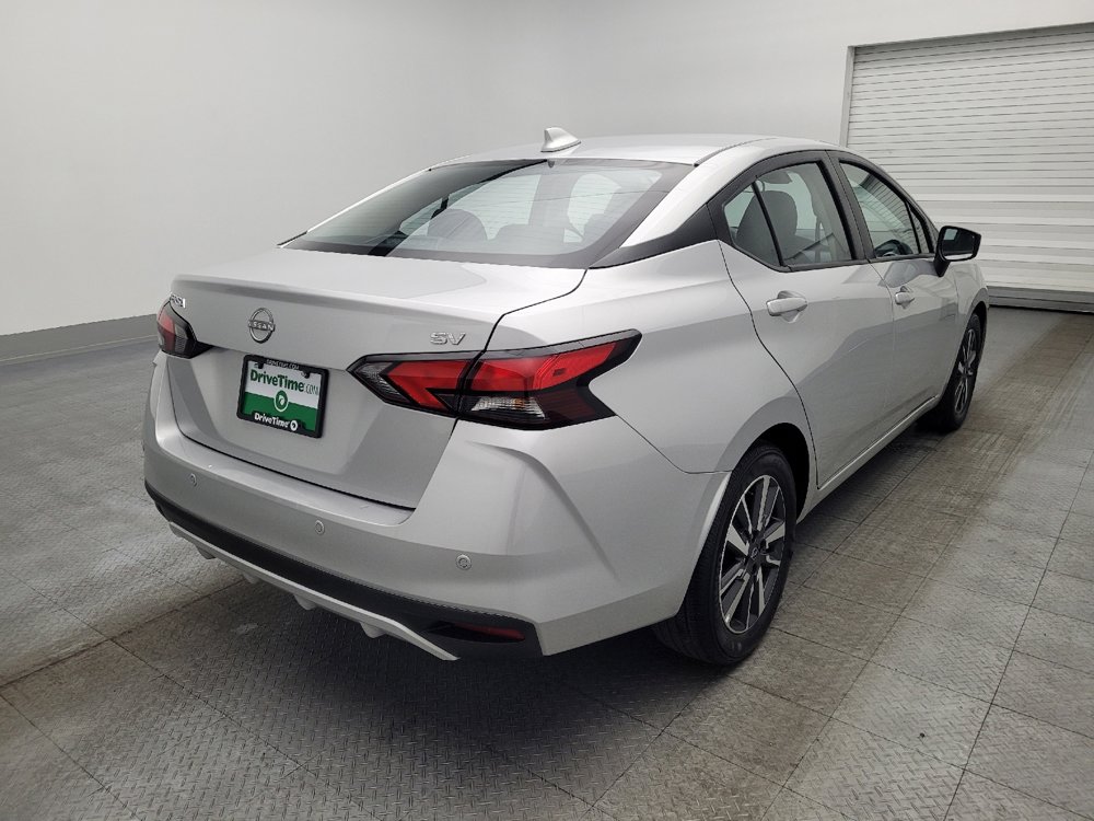 Used 2024 Nissan Versa SV image 9