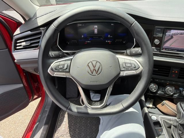 Used 2023 Volkswagen Jetta SE FWD image 14