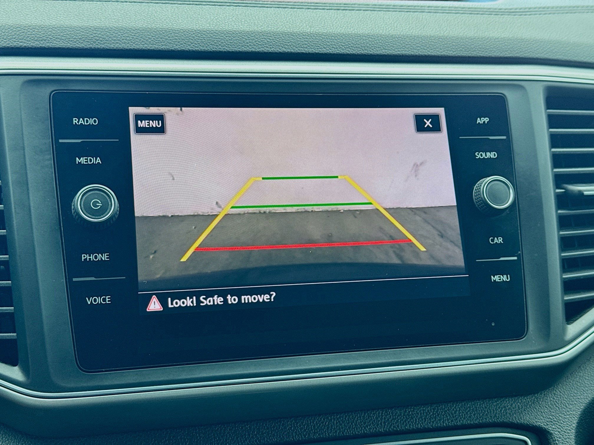 Used 2019 Volkswagen Atlas SE w/ Towing Package AWD/4WD image 10