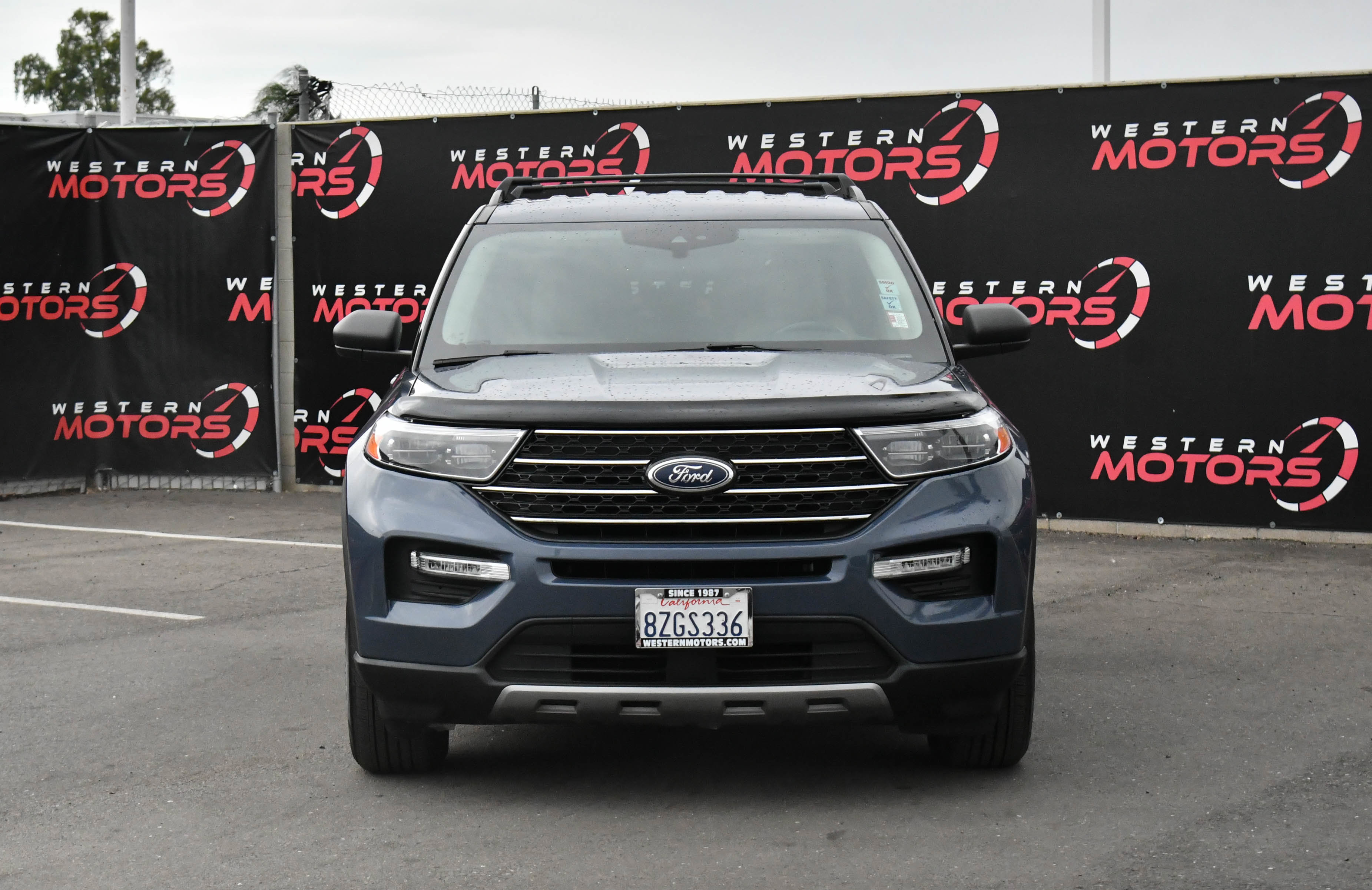 Used 2021 Ford Explorer XLT w/ Equipment Group 202A RWD image 2