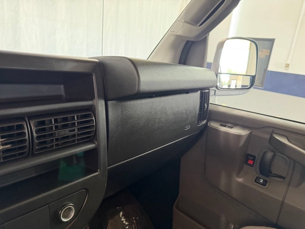 Used 2020 Chevrolet Express 3500 LT w/ LT Preferred Equipment Group RWD image 21