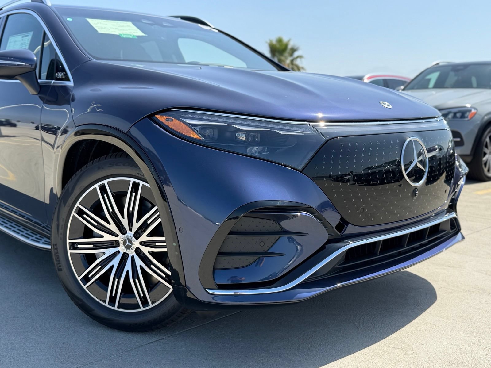 New 2026 Mercedes-Benz EQS 400 4MATIC SUV image 3