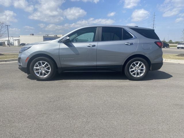 Used 2024 Chevrolet Equinox LT FWD image 2