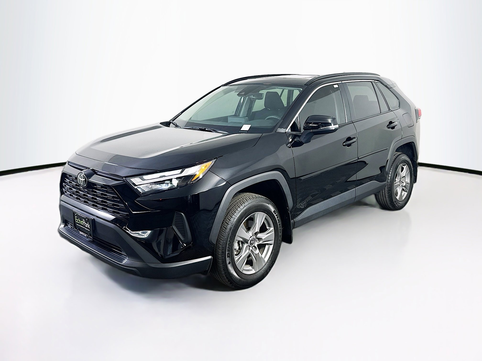 Used 2025 Toyota RAV4 XLE image 3