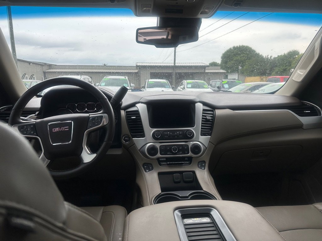 Used 2015 GMC Yukon XL SLT w/ Open Road Package RWD image 9