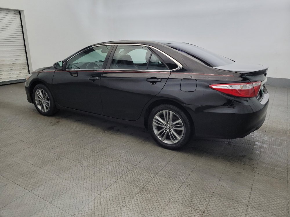 Used 2016 Toyota Camry SE image 3