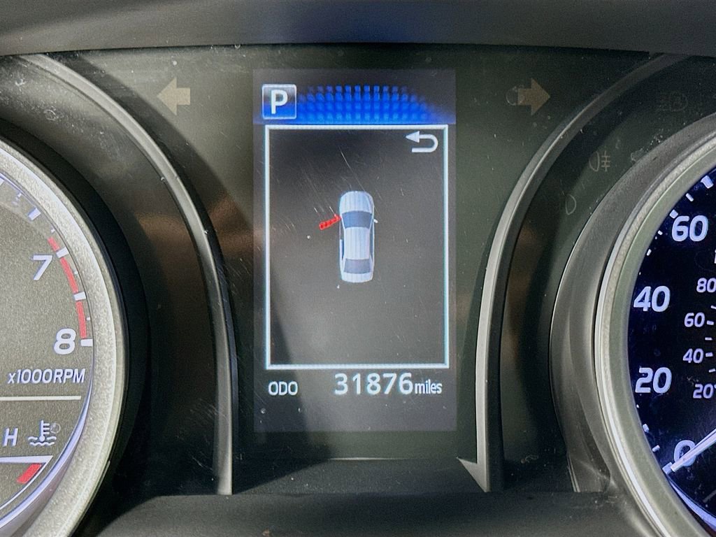 Used 2022 Toyota Camry LE image 12