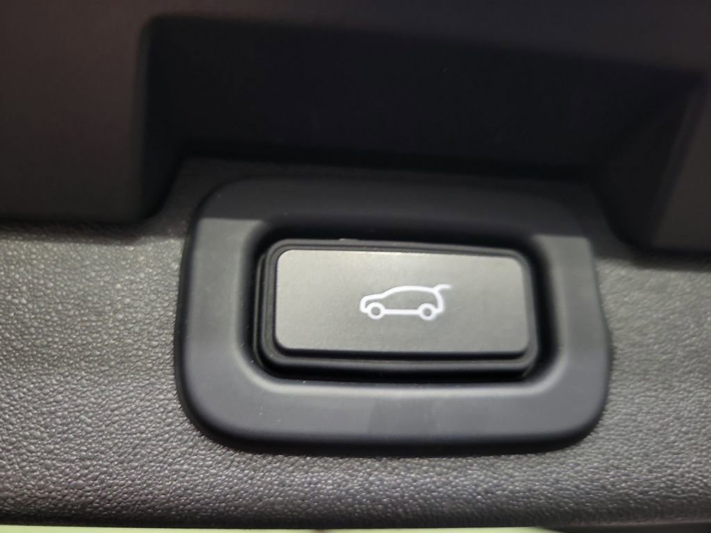 Used 2022 Land Rover Discovery HSE R-Dynamic image 32