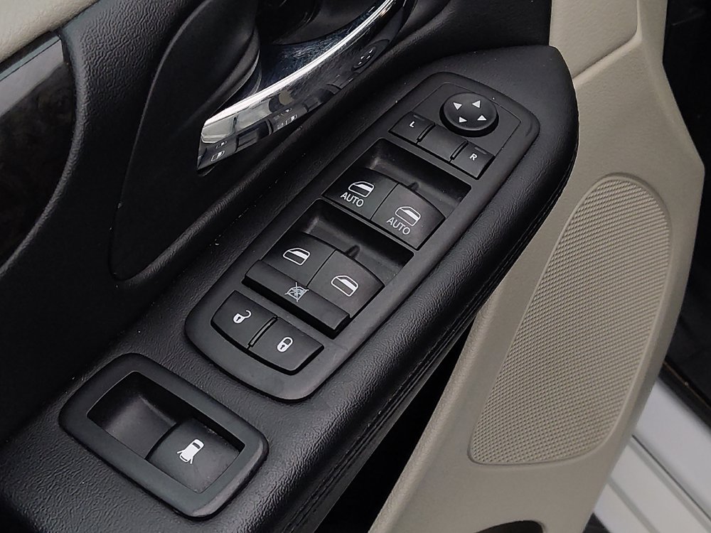 Used 2019 Dodge Grand Caravan SE w/ UConnect Hands-Free Group FWD image 27