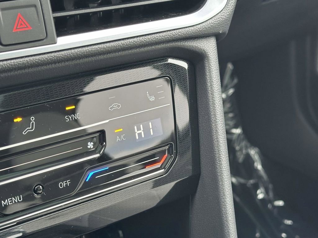 New 2026 Volkswagen Taos SE image 25