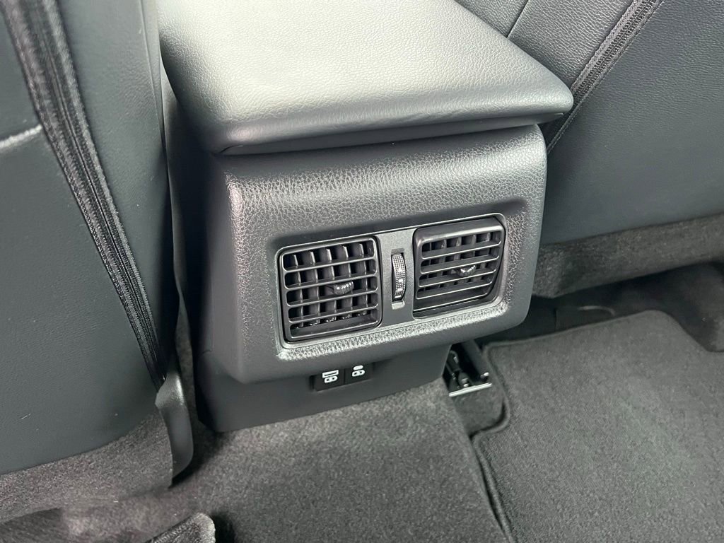 Used 2026 Toyota Camry SE w/ Convenience Package FWD image 18